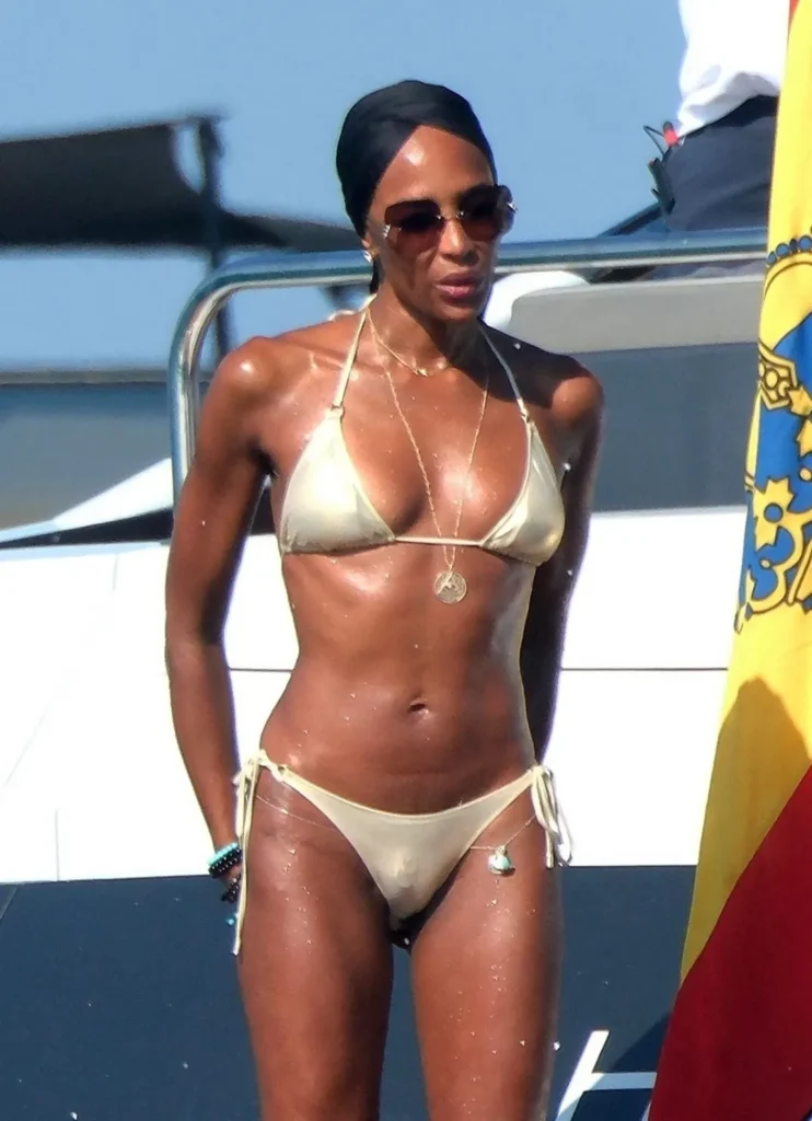 Naomi Campbell bikini